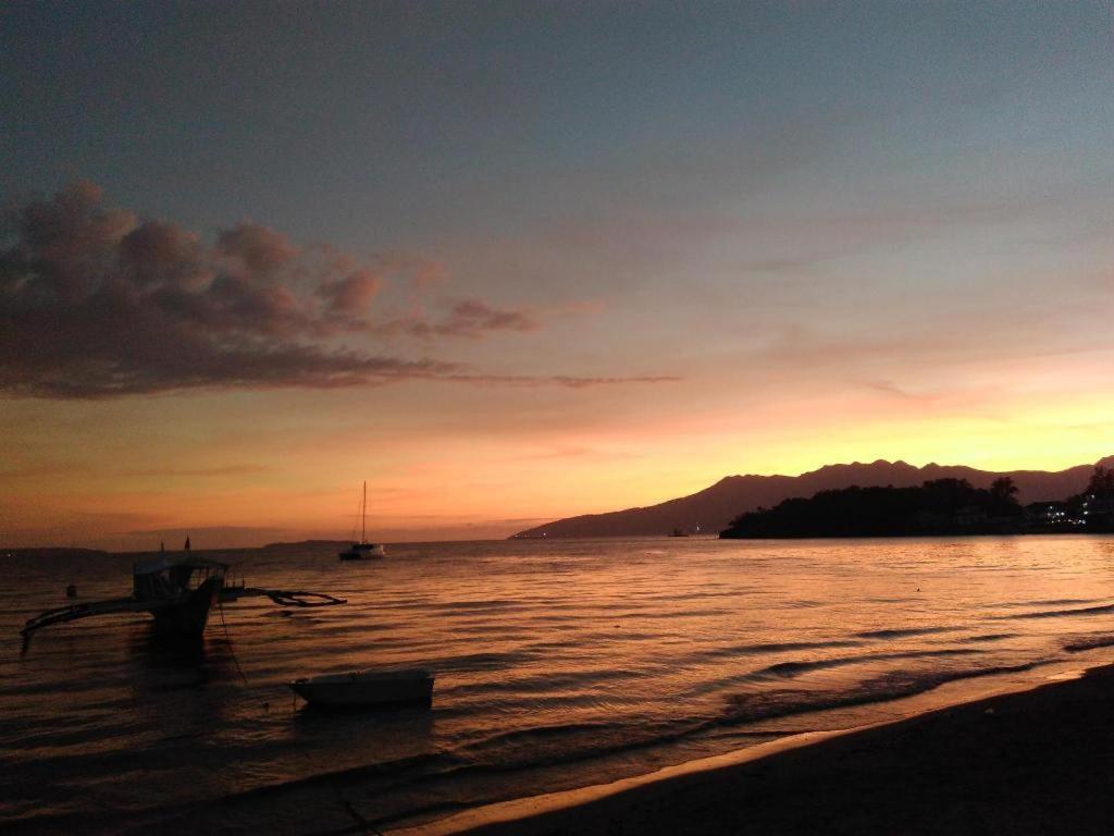 Mango'S Beachfront Resort Olongapo Exterior foto