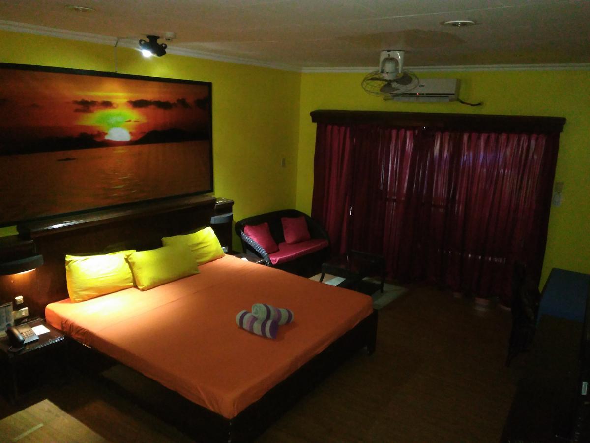 Mango'S Beachfront Resort Olongapo Exterior foto